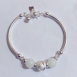Gorgeous Silver and White Bracelet